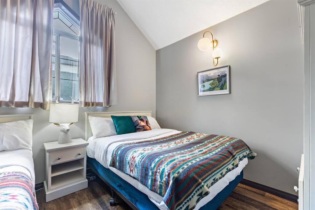 Relaxing Mountain Getaway At Mystic Springs Holiday home Canmore